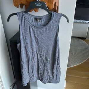 BANANA REPUBLIC Women's Dark Gray Scoop Neck Sleeveless Muscle Tee Size M